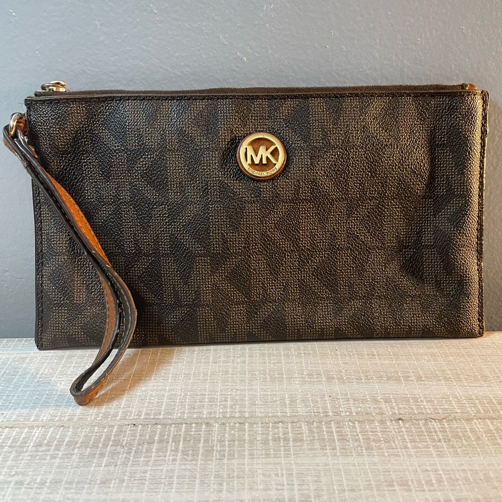 Michael Kors Wristlet